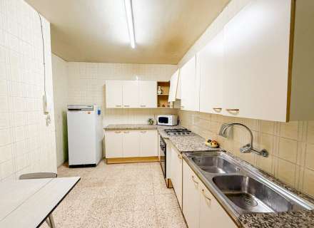 Piso de 4 habitaciones con balcón en Creu de la Ma5