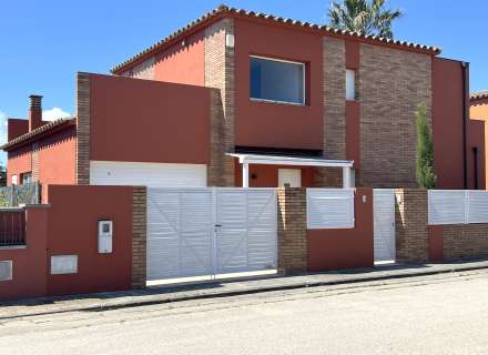 Excel · lent casa amb piscina privada en una zona molt tranquil · la a Sant Pere Pescador.51