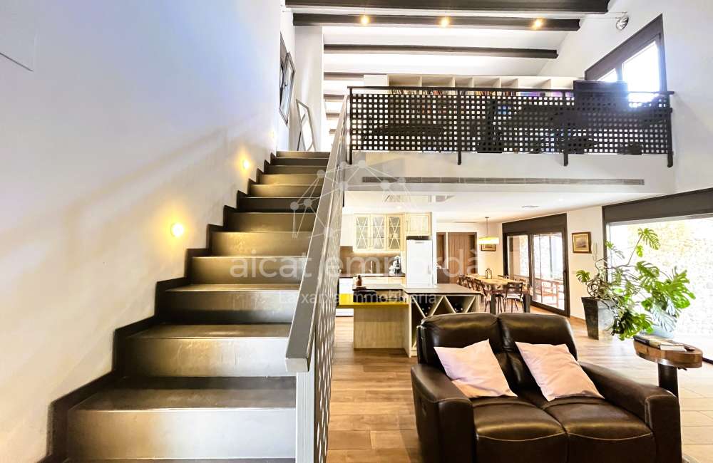 Maison moderne avec jardin et fort potentiel à Pontós.7