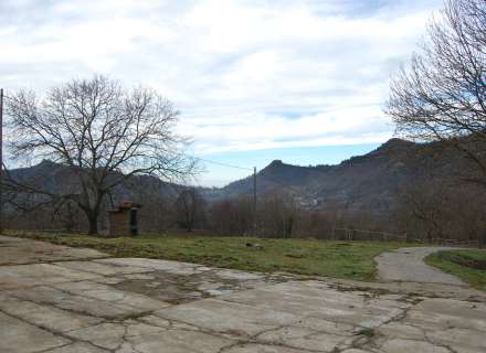 Magnifica finca ganadera y forestal en Vidrà a 3,5 km del pueblo con un camino de acceso pavimentado. Con una extensión de 108 hectáreas.22