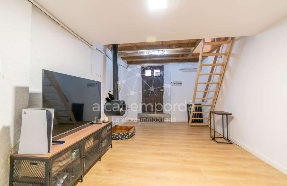 Bonita casa parcialmente reformada.4