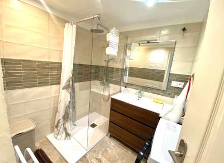 Apartament totalment reformat amb terrassa i vistes al canal a Empuriabrava17