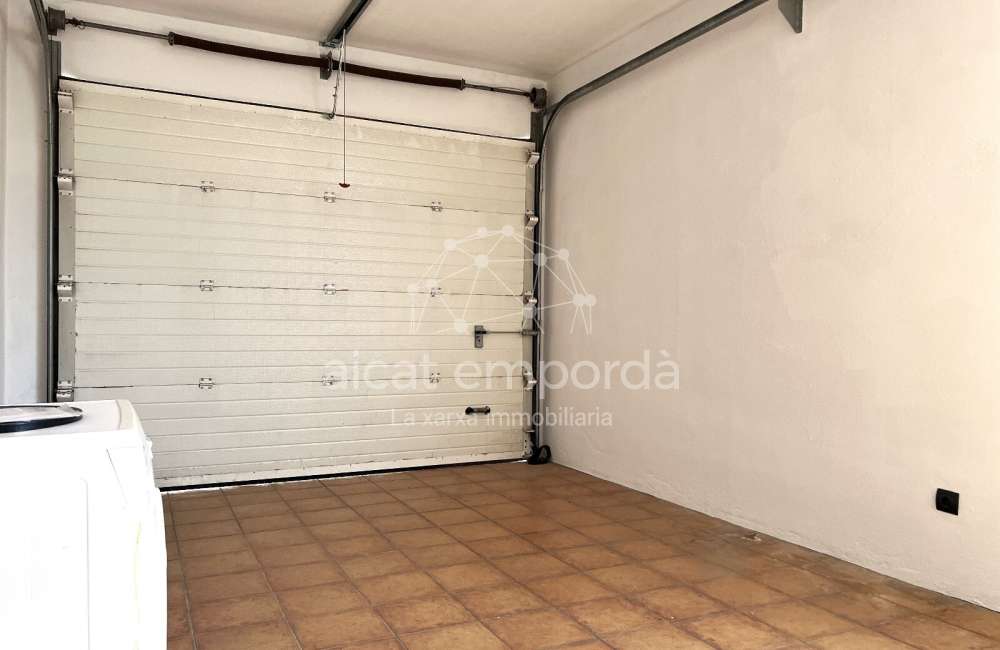 Excellente maison avec piscine privée dans un quartier très calme de Sant Pere Pescador.50