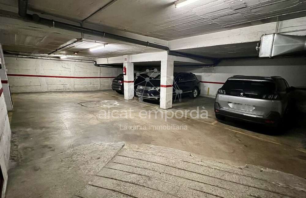 Parking en venta (C/Col·legi)4