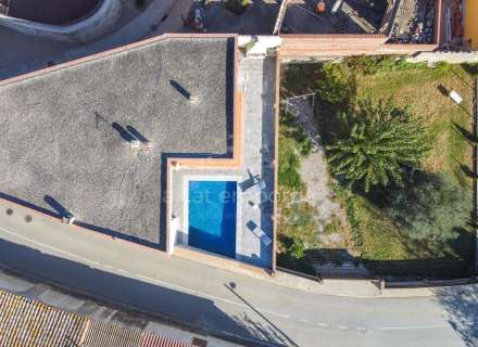 A Sta Llogaia privacitat, llum natural, espai a l’aire lliure... 396 m2 útils més 400 m2 de terreny 100% edificable.29