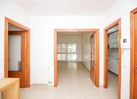 Piso en planta baja de 3 dormitorios y 2 baños en zona cendrassos21