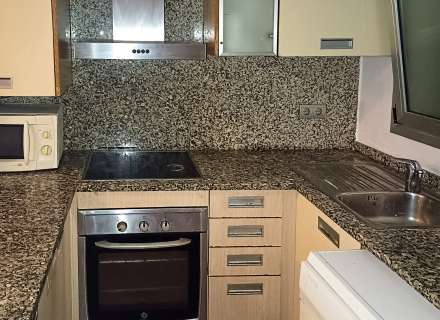 Vive el mar a solo 100 metros de la playa de Empuriabrava.4